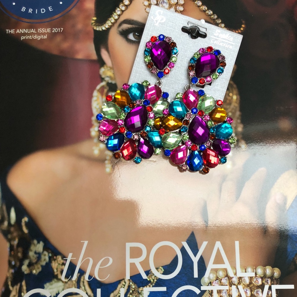 Multi color fancy earrings👑